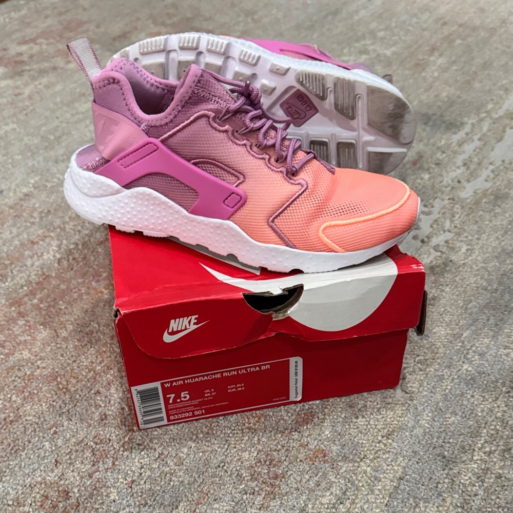Nike Kids Sneakers in Pink and Orange